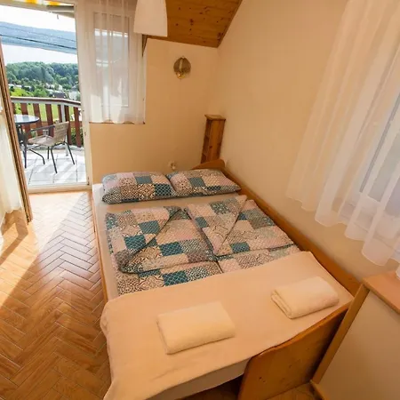 In 35646 * Balatonfůzfő