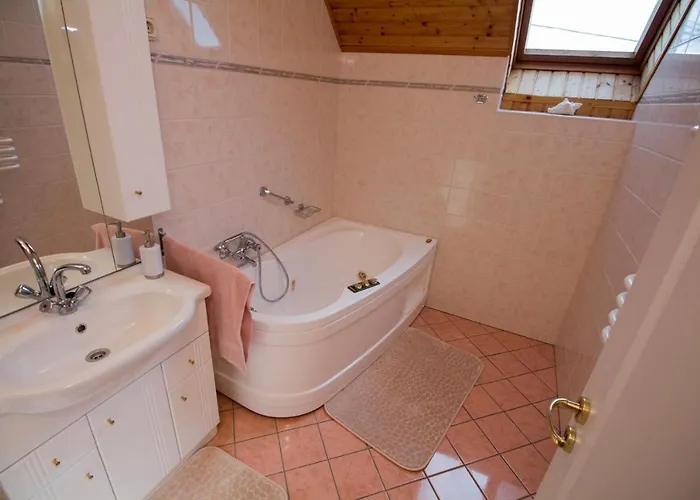 Semesterbostad In 35646